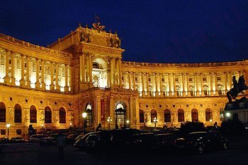 Австрия, ночной Хоффбург