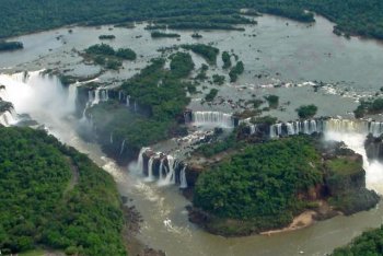 Фос-ду-Игуасу поездка (Бразилия)