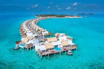 бунгало на Мальдивских островах на море