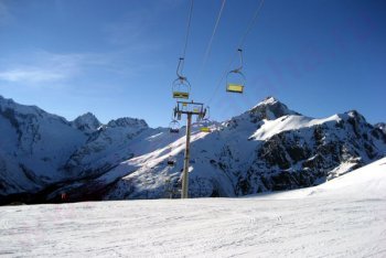 Домбай катание на горных лыжах