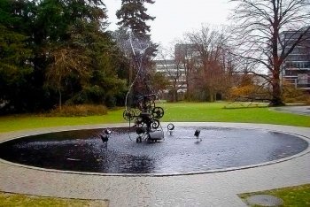 Базель, фонтан перед музеем Jean Tinguely